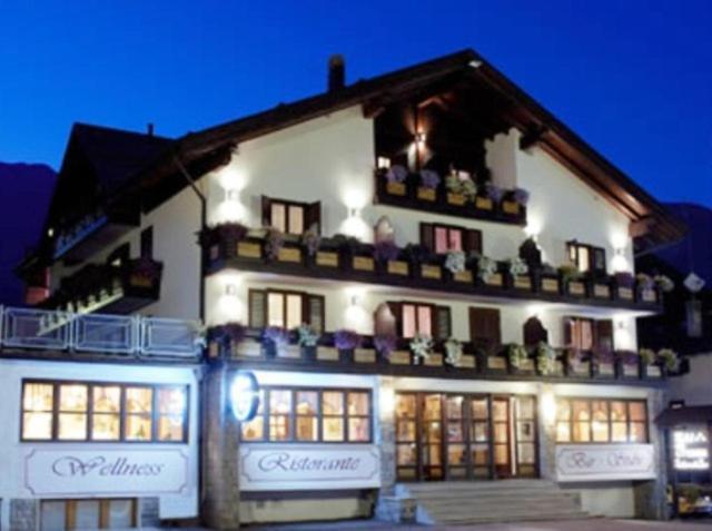 Hotel Presena Passo del Tonale Exterior photo