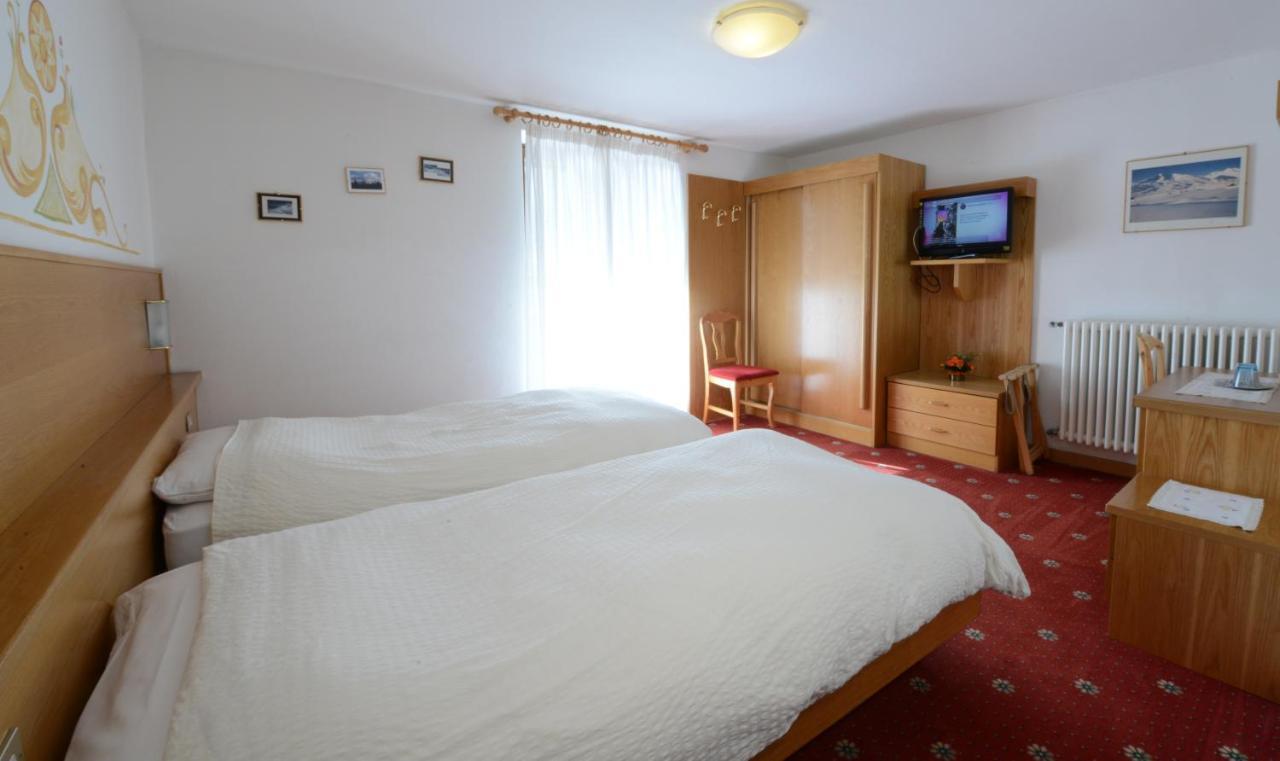 Hotel Presena Passo del Tonale Exterior photo
